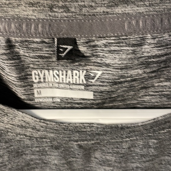 Gymshark cropped long sleeve workout top with cut our at elbow. Grey. Size M - Picture 5 of 9